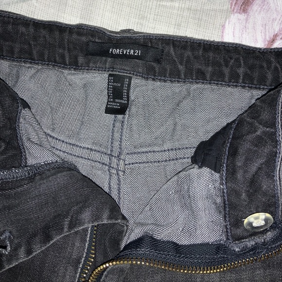 Pull-Ring Skinny Jeans ๐ | Forever 21 - Picture 4 of 11